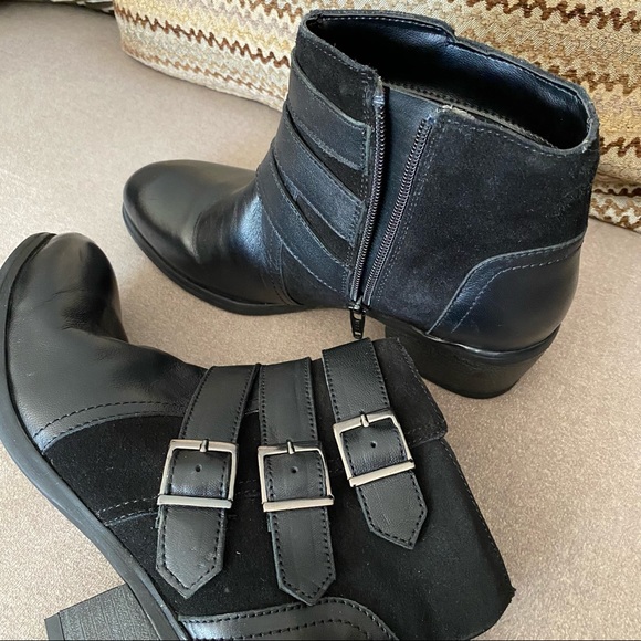 Black ankle boots bought in London. - Picture 6 of 6